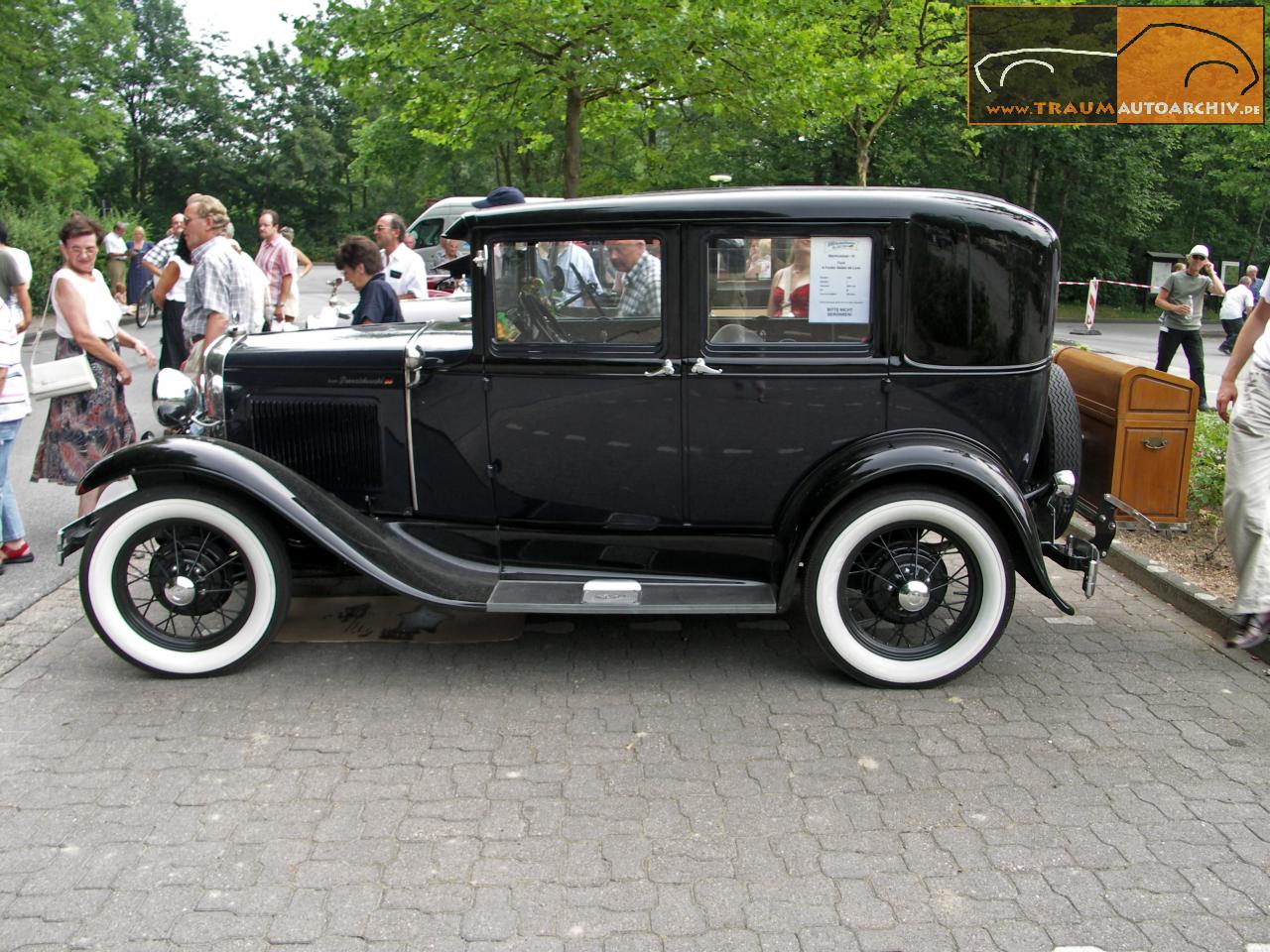 Ford A Fordor Sedan de Luxe '1930 (1).jpg 222.3K