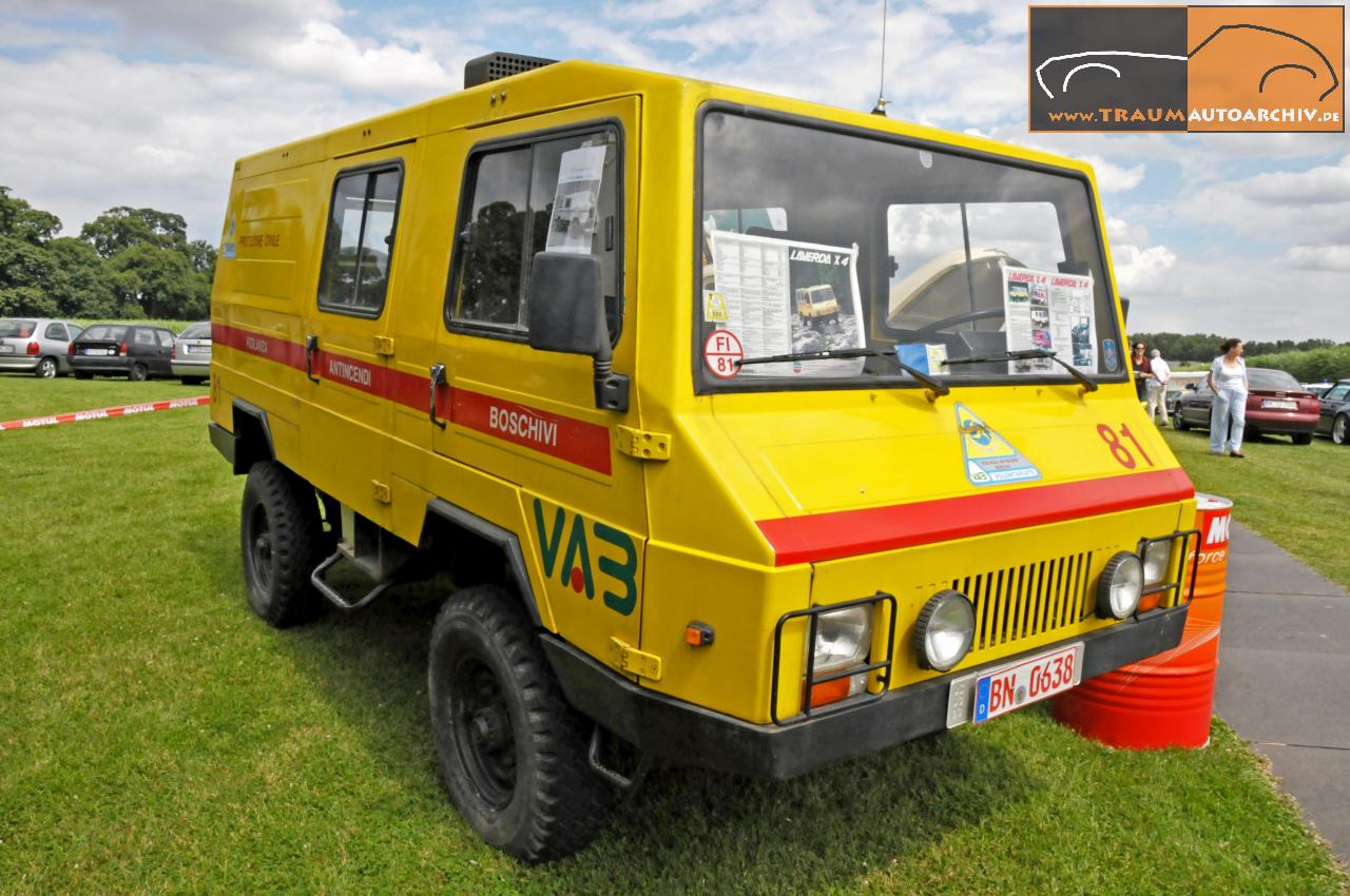 Laverda x4 Vielfach Bedienungsfahrzeug.jpg 164.1K