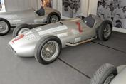 Hier klicken, um das Foto des Mercedes-Benz W 154 '1939 .jpg 119.7K, zu vergrern