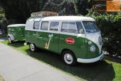 Hier klicken, um das Foto des VW Bus T1 mit Anhaenger Henkel.jpg 170.7K, zu vergrern