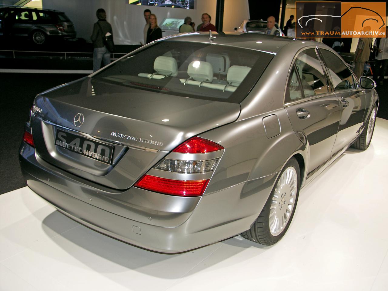Mercedes-Benz S 400 Bluetec Hybrid '2007.jpg 128.4K