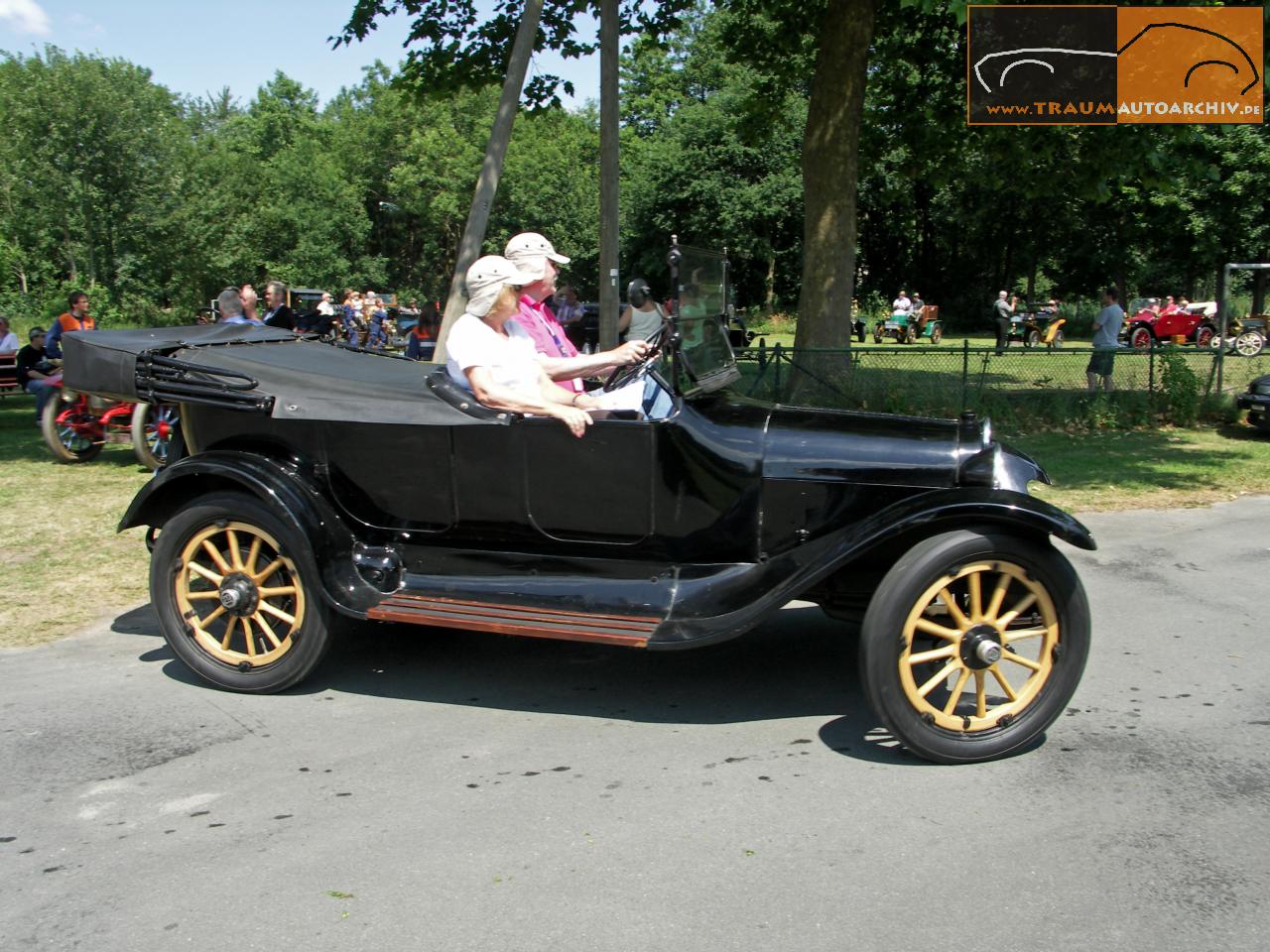 Dodge Tourer '1917 (1).jpg 207.7K