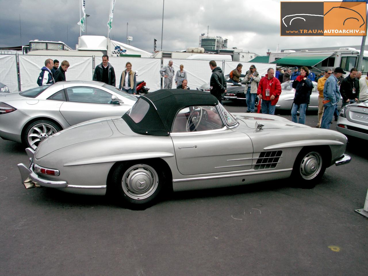 Mercedes-Benz 300 SL Roadster (1).jpg 155.2K