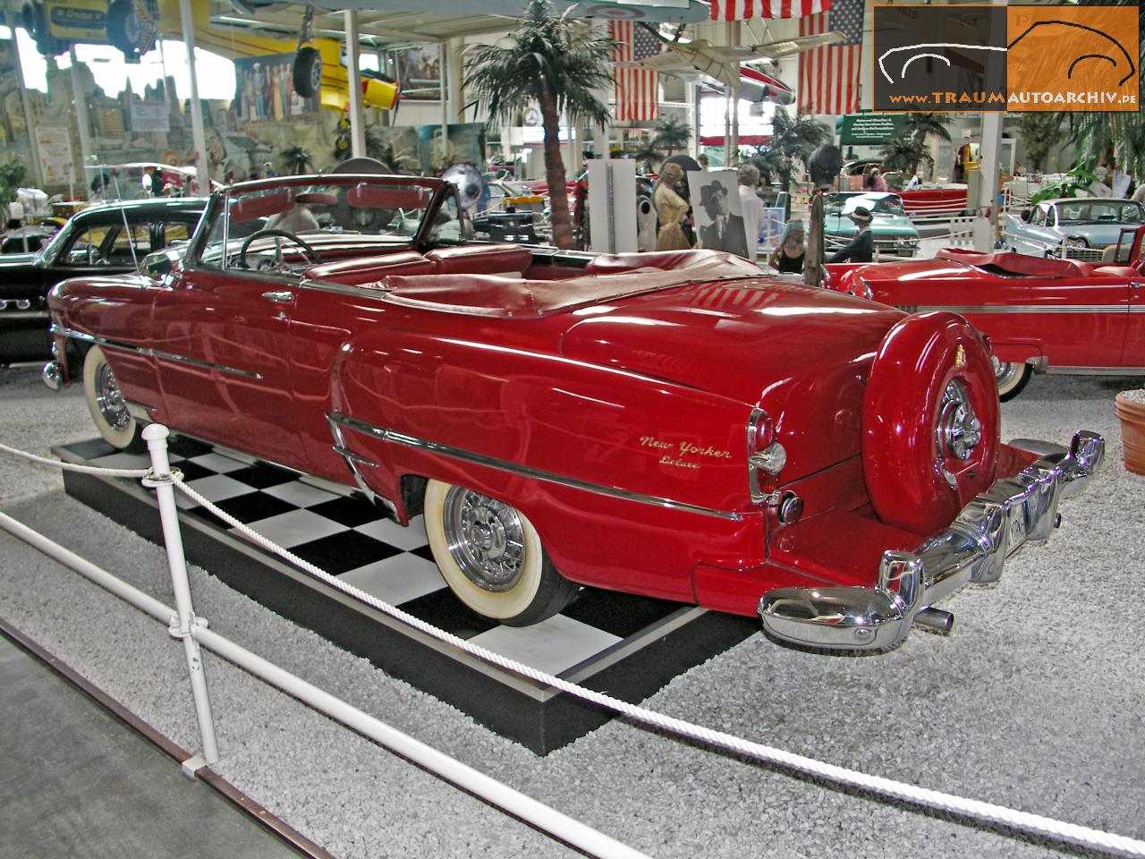 Chrysler New Yorker Deluxe Convertible '1954 (4).jpg 235.1K