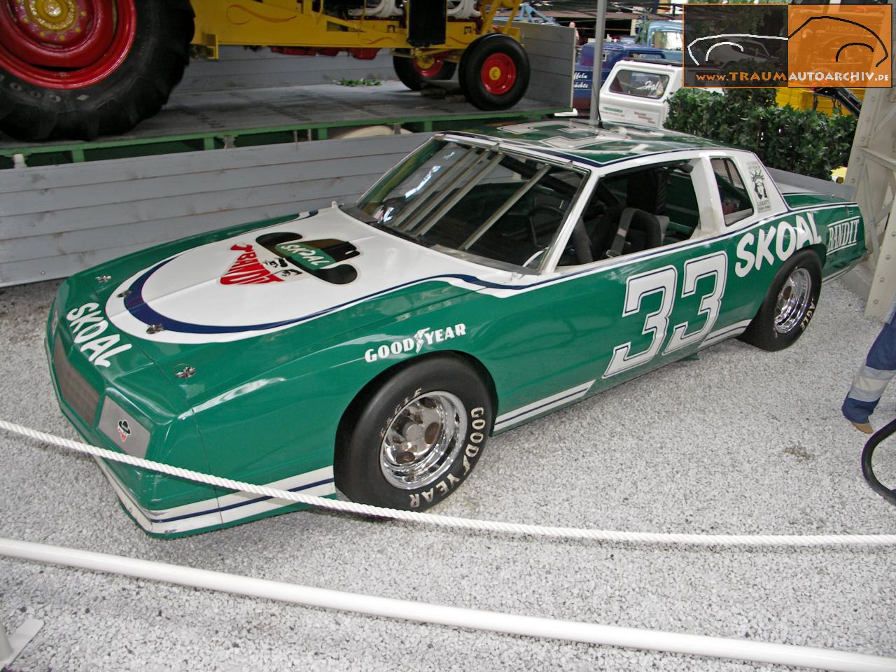 Chevrolet Skoal Bandit NASCAR '1981 (1).jpg