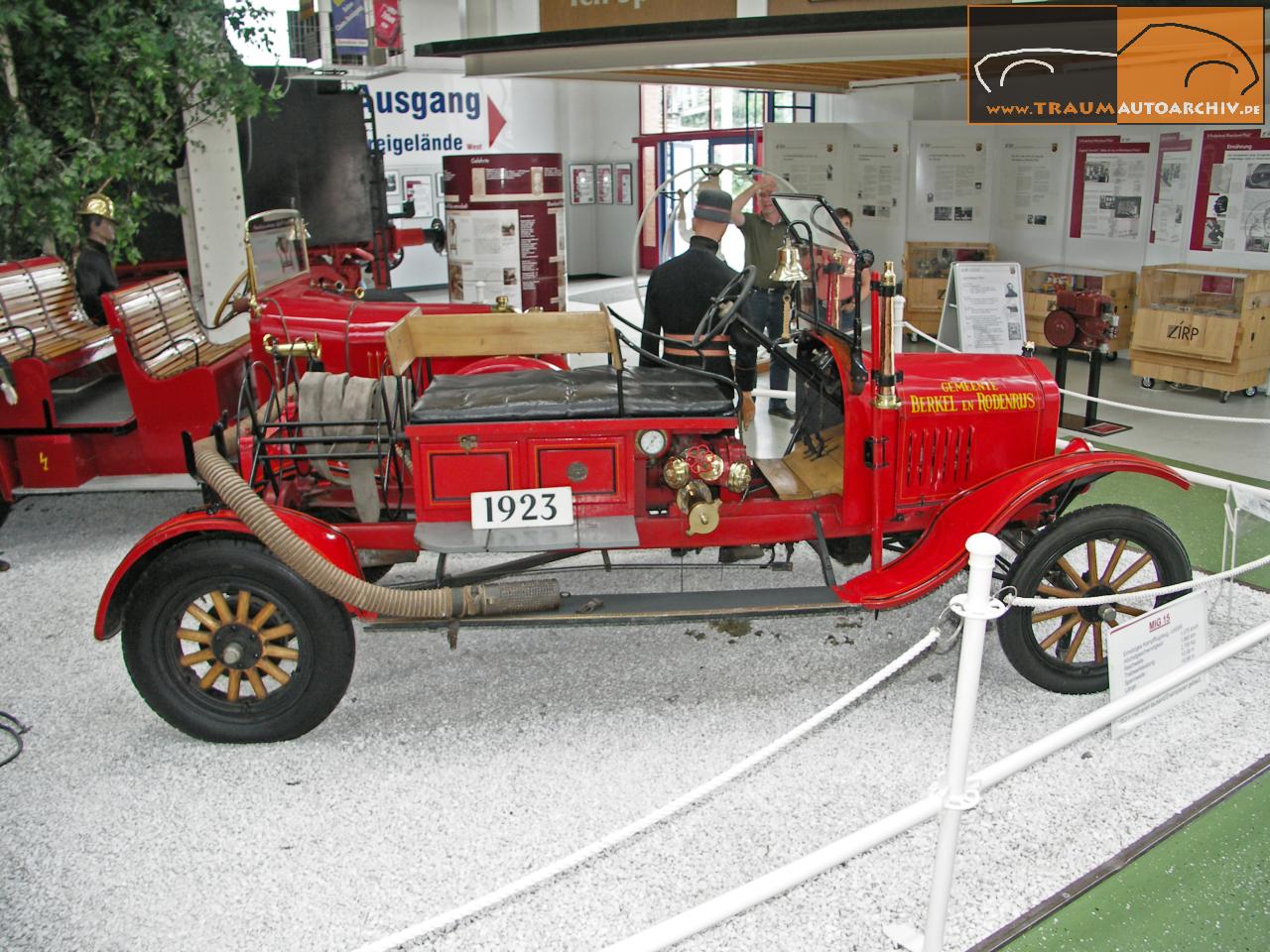 Ford T Feuerwehr-Mannschaftswagen '1923 (1).jpg 218.2K