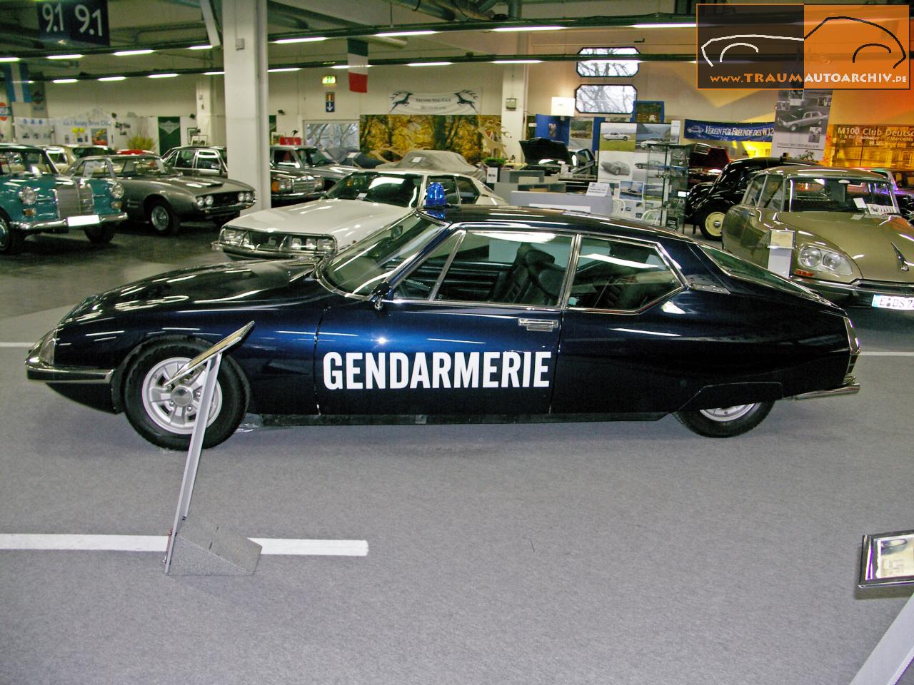 Citroen SM Gendarmerie (1).jpg 197.4K