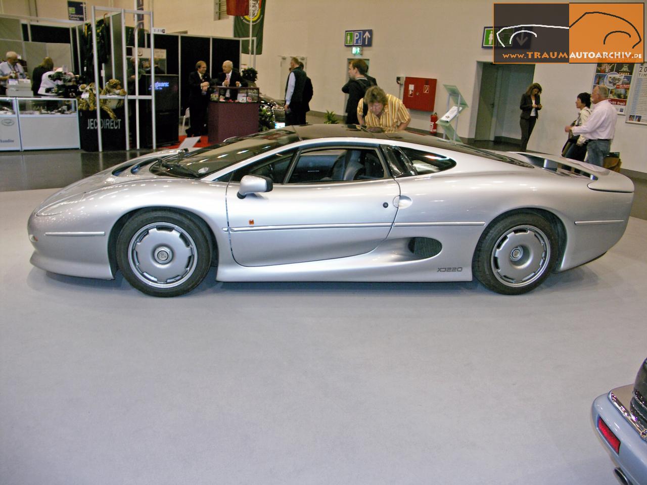 Jaguar XJ 220 '1994 (1).jpg 132.0K