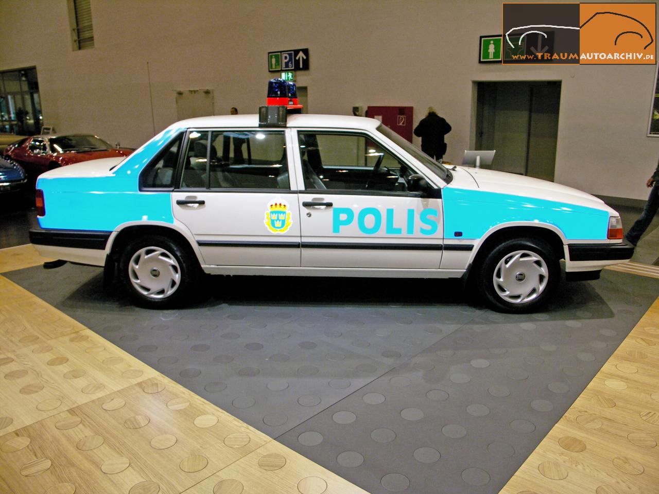 Volvo 940 Polizei '1996 (1).jpg 138.6K