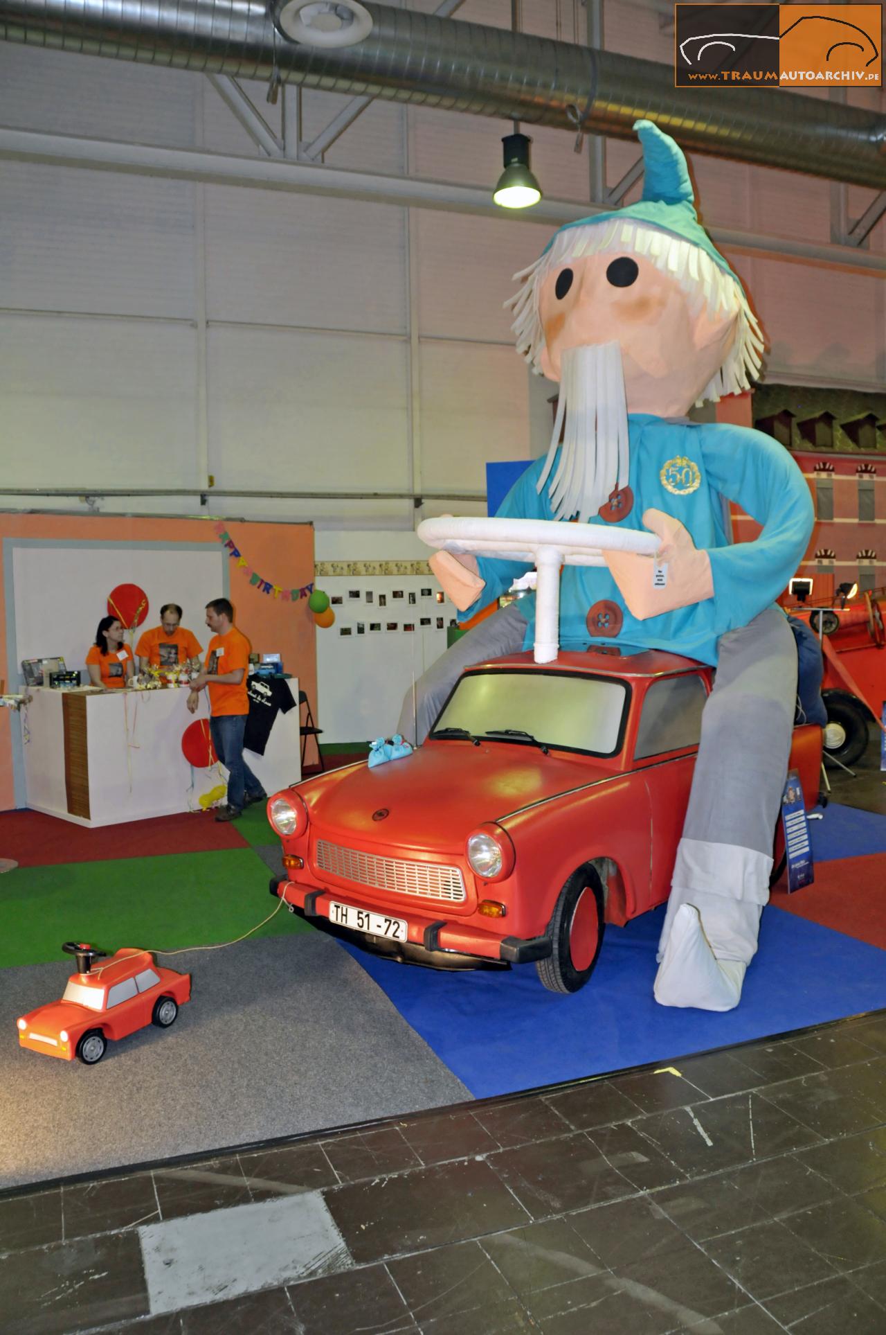 Techno Classica 2009 - Sandmann und Trabbi.jpg 232.3K