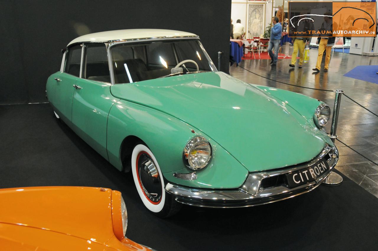 Citroen DS 19 Berline '1957.jpg 113.7K