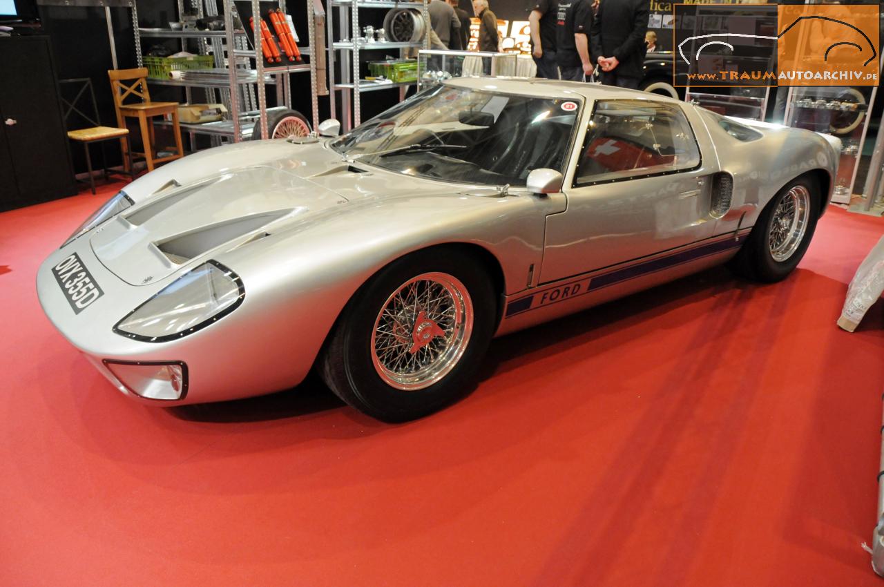 Ford GT 40 Street.jpg 125.0K