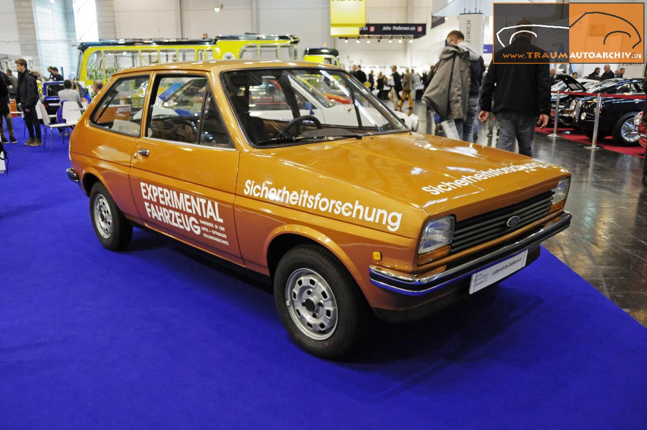 Ford Fiesta MK I Sicherheitsfahrzeug '1977 (1).jpg 143.8K