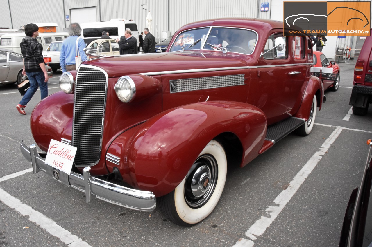 Cadillac Series 60 Speical Saloon '1937.jpg 298.3K